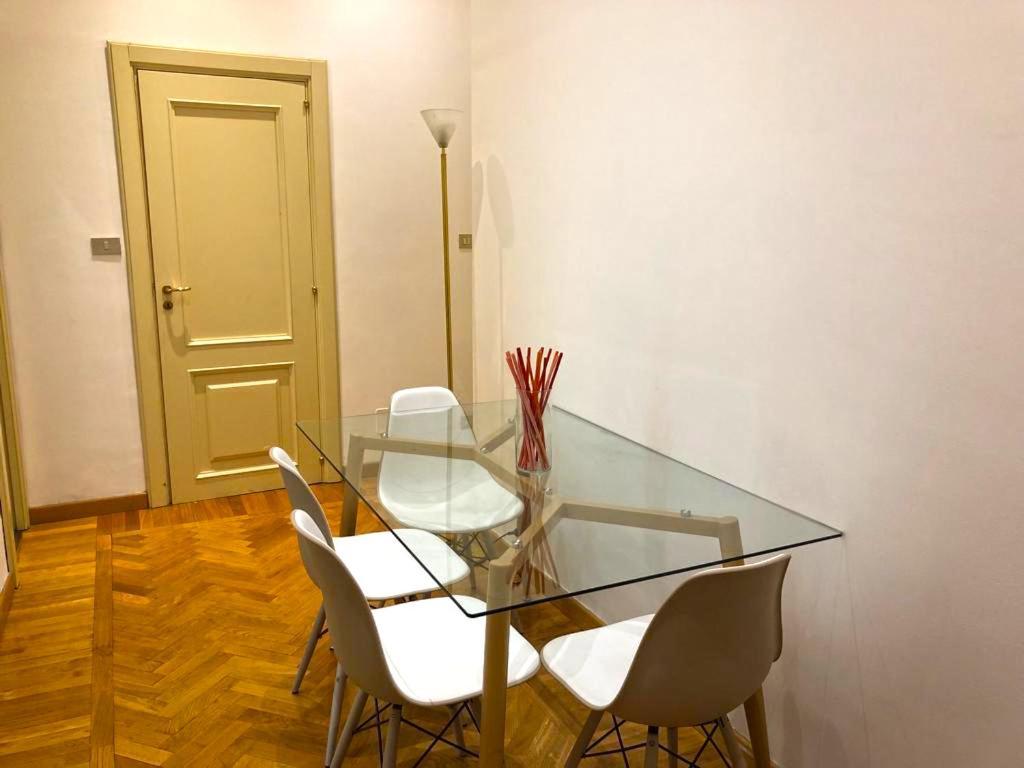 Castel Morrone Apartment Milano Exteriör bild